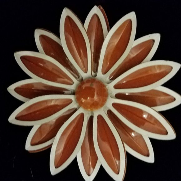 Vintage Flower Power Brooch - Picture 4 of 4
